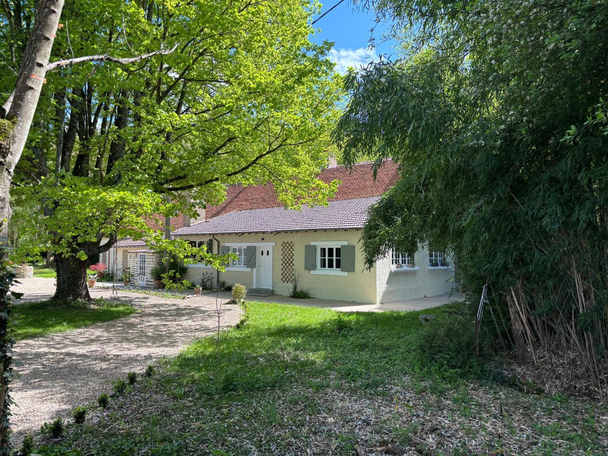 La Haute Tremiere Charenton-du-Cher Exterior photo